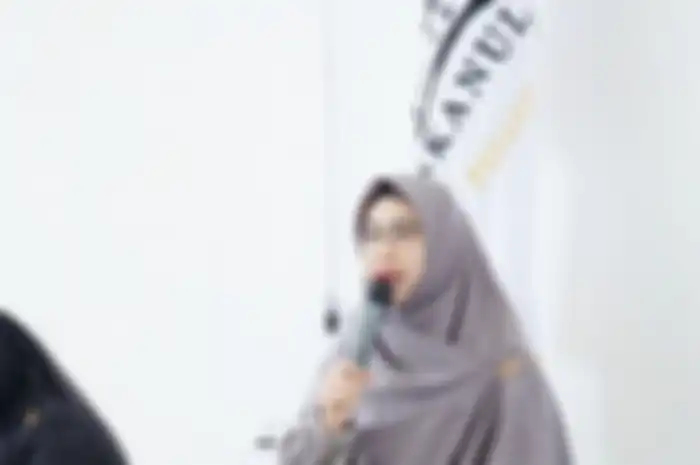 Foto Oki Setiana Dewi terlanjur digeruduk netizen. Ternyata begini pesan dakwah kakak Ria Ricis soal KDRT yang bikin MUI ikut buka suara.