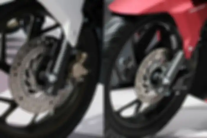 Cakram Honda Vario 160 ABS kiri dan CBS kanan