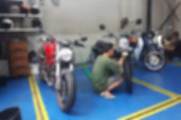 Bikin bikers penasaran, kapan ya waktu yang tepat buat cuci motor agar bodi tetap terawat?