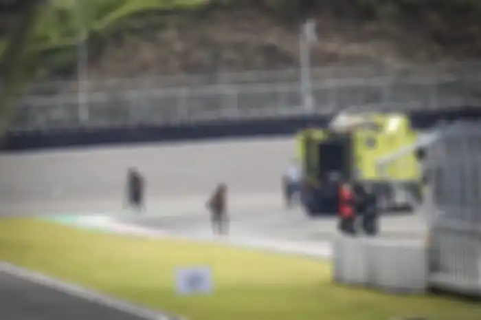 Usai mengadakan tes pramusim MotoGP 2022, sirkuit Mandalika mempunyai Pekerjaan Rumah (PR) untuk mengatasi debu, kerikil dan aspal yang terkelupas.