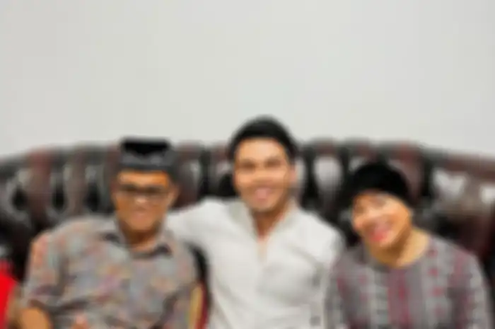 Foto Thariq Halilintar bersama orangtua Fuji sudah mencuri perhatian netizen. Atta Halilintar sampai ikut turun tangan. 