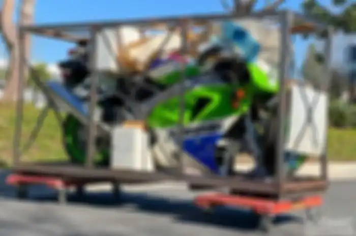 Motor langka Kawasaki Ninja ZX-7R sudah 30 tahun tersimpan dalam kardus, harganya bikin kaget.