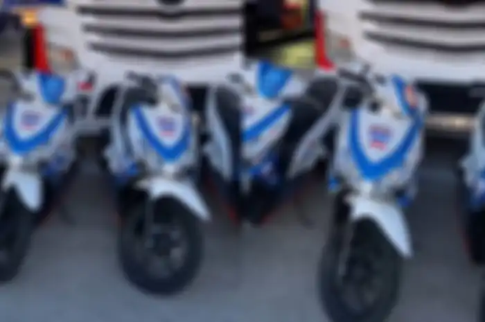 Netizen jadi salah fokus alias salfok sama motor paddock Pertamina Mandalika SAG Team di tes pramusim Moto2 Jerez.