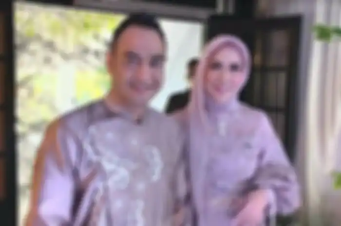 Potret Ferry Irawan dan Venna Melinda di hari lamaran