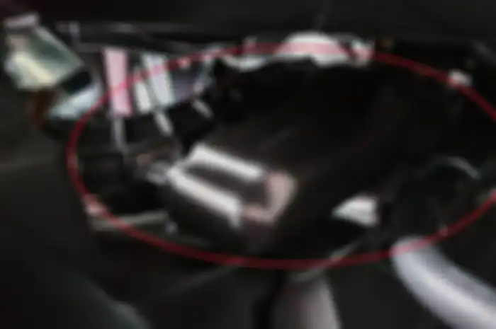 Coba cek kolong roda Honda Vario 160 ada kotak hitam mirip di Honda PCX 160, kira-kira fungsinya apa ya?