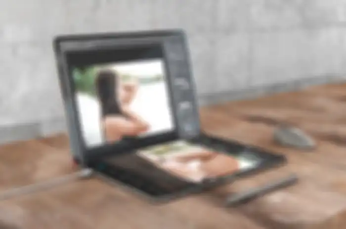 Konsep desain MacBook dengan layar lipat