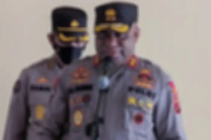 Kapolda Papua, Irjen Mathius D Fakhiri (depan) bersama Kabid Humas Polda Papua, Kombes AM Kamal