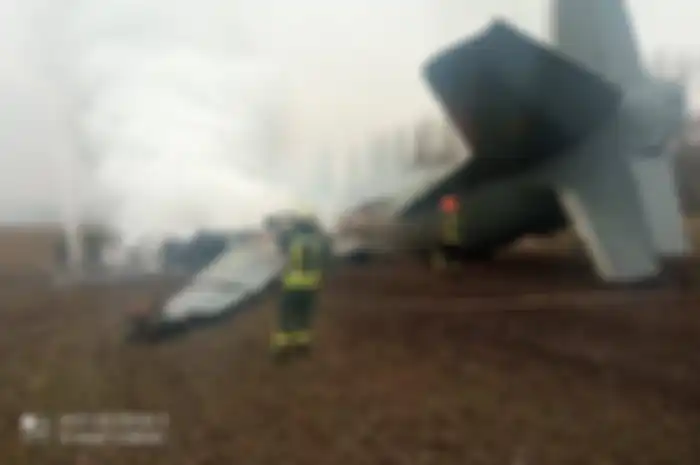Pesawat angkut Antonov An-26 milik Rusia ditembak jatuh pasukan Ukraina. Tangan kanan Vladimir Putin ungkap fakta sebenarnya. 