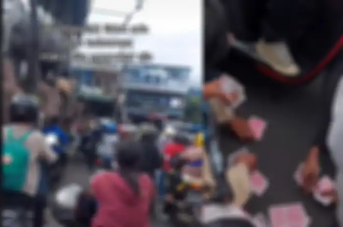 Video pemotor main kartu saat macet total di jalur Puncak Bogor
