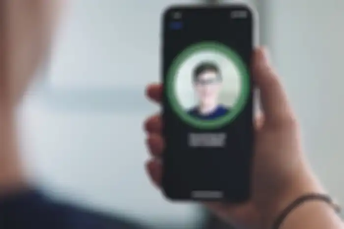 Ilustrasi Face ID di iPhone