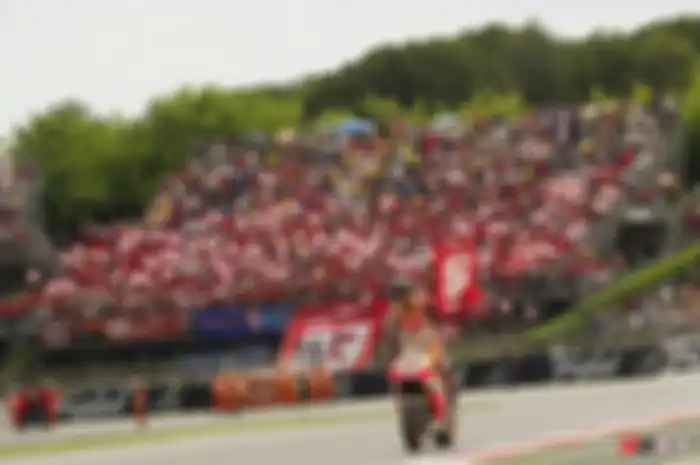Fans dari pembalap tim Repsol Honda, Marc Marquez