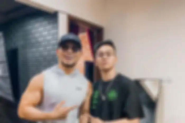 Deddy Corbuzier disebut menyindir Indra Kenz dalam podcastnya. Mantan suami Kalina Oktarani ini ternyata dapat sponsor dari Crazy Rich Medan.