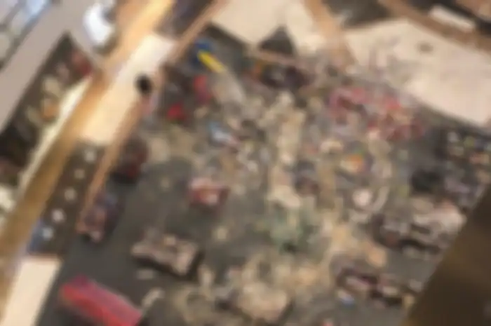 Ornamen yang terpasang di plafon Lippo Mall Kemang runtuh usai disapu angin kencang. Polisi menemukan fakta ini di lapangan.