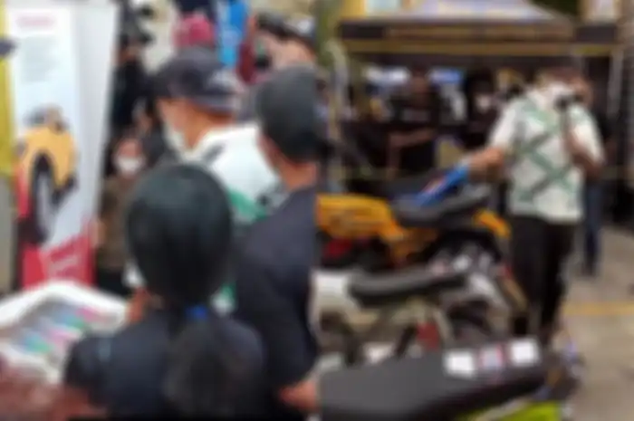 Ahmad Sahroni saat melihat langsung modifikasi motor di North Festival