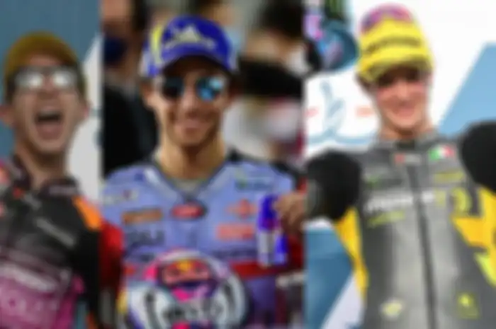 Pembalap Italia pertama kali sapu bersih podium tertinggi semua kelas di MotoGP Qatar 2022, Andrea Migno di Moto3 (kiri); Enea Bastianini di MotoGP (tengah) dan Celestino Vietti di Moto2 (kanan)