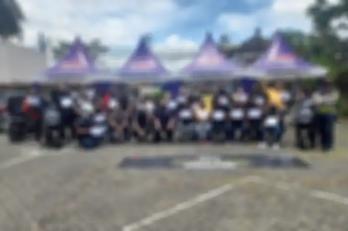 Para komunitas motor Yamaha NMAX Bandung silaturahmi lewat kegiatan safety riding.
