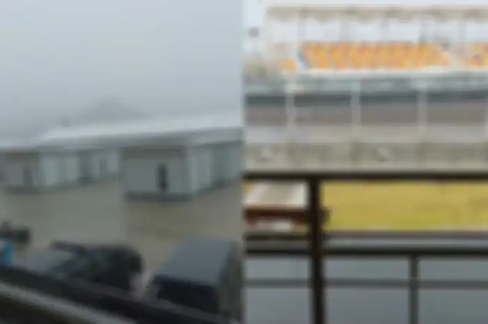Tangkapan layar Sirkuit MotoGP Mandalika Lombok diguyur hujan, aman dari banjir.