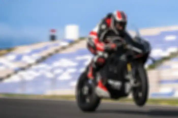 Motor baru Ducati V4 SP2 resmi meluncur, harganya bikin geleng-geleng.