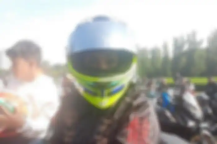 Pemotor wanita alias lady bikers dari Jakarta Utara ikut parade pembalap MotoGP hingga rela bonceng anak.