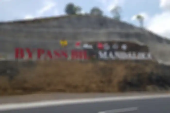 Akses jalan ke Sirkuit MotoGP Mandalika 2022 mulai disekat.