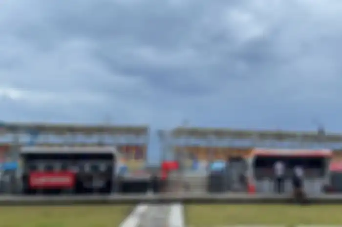 Prakiraan cuaca di MotoGP Mandalika 2022 hari ini, siapkan payung atau jas hujan BMKG bilang akan turun hujan.