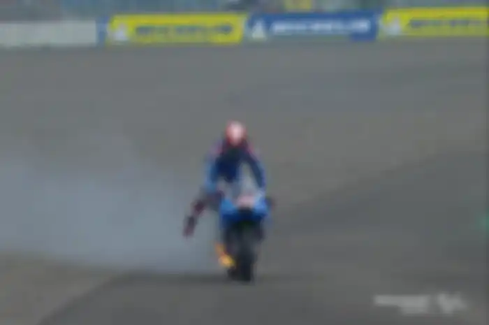 Motor Alex Rins terbakar di Sirkuit Mandalika 