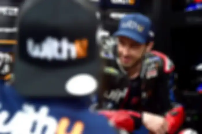 Pembalap paling gaek di MotoGP 2022 Andrea Dovizioso rayakan HUT ke-36 dan masih kecewa dengan hasil MotoGP Indonesia 2022 di sirkuit Mandalika Lombok