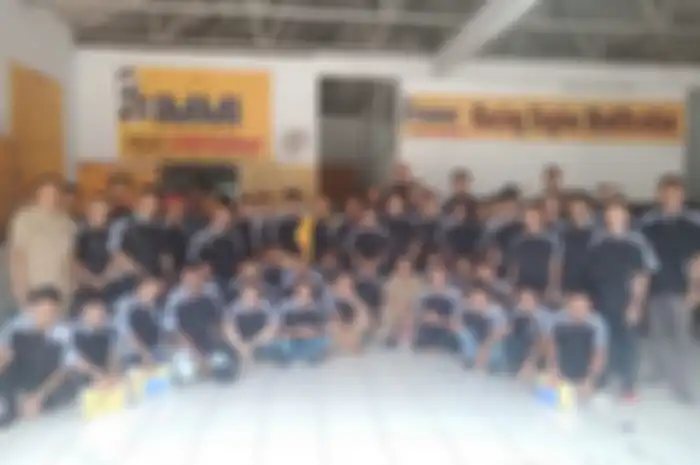 Kursus mekanik motor di Institut Mekanik Motor Indonesia (iMMi) Cileungsi, bayar sekali belajar sampai bisa.