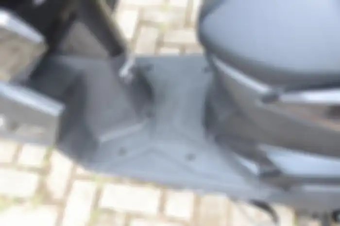 Dek kaki depan Honda Vario 160.