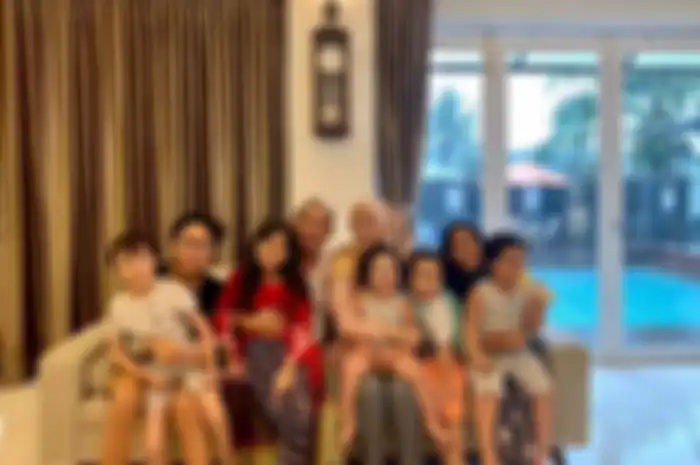 Adelia Pasha jadi ibu bagi 7 anaknya