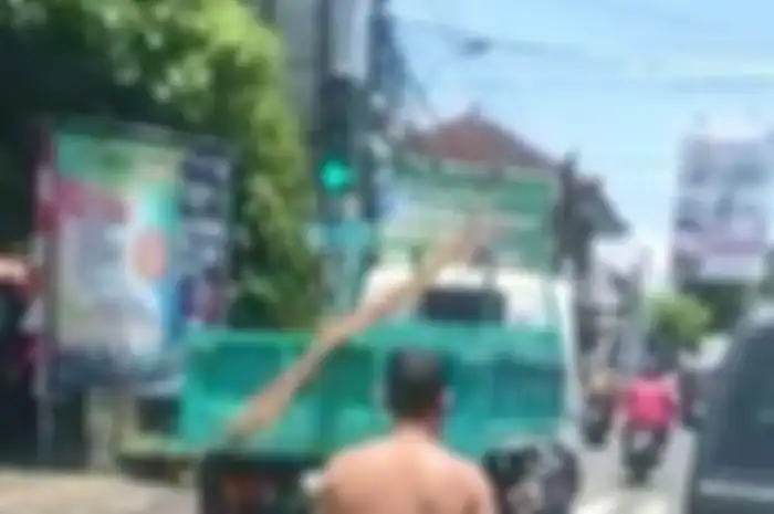 Viral polisi bugil berangkat ke kantor