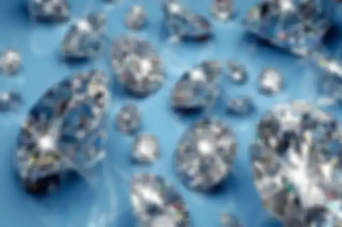 Diamond atau intan, batu permata yang cocok untuk weton hari jawa, kelahiran mangsa Kasadasa.