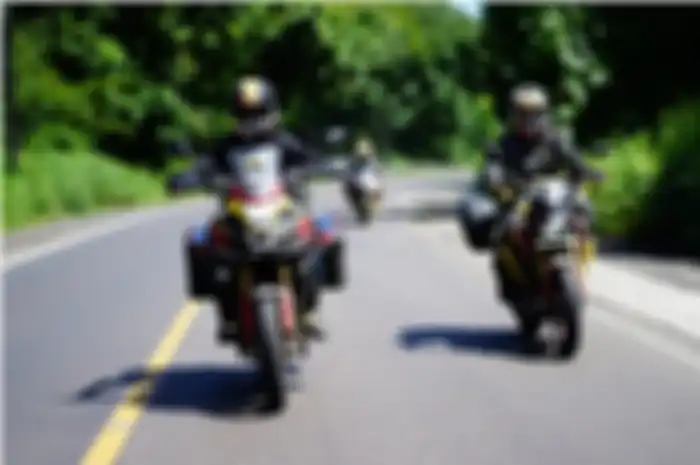 Touring X-TEN
