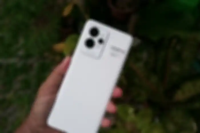 Bodi realme GT2 Pro terbuat dari bahan ramah lingkungan dengan tekstur mirip kertas.