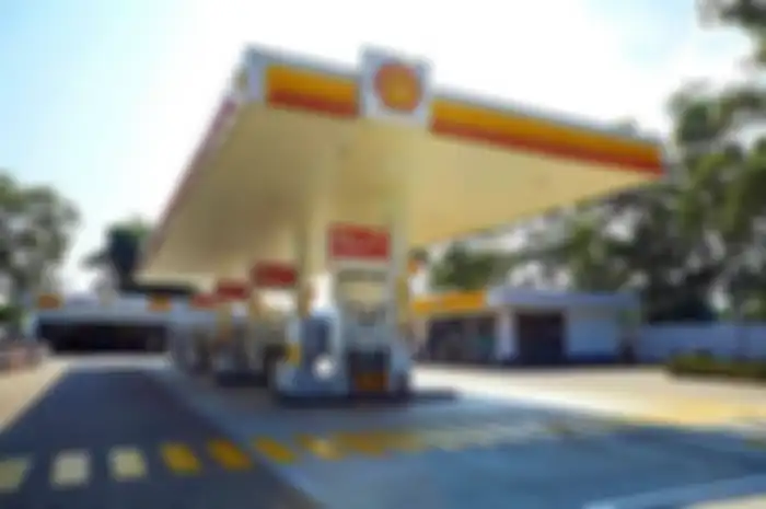 Ilustrasi SPBU Shell. Harga bensin Shell turun jelang lebaran, gimana harga BBM Pertamina?
