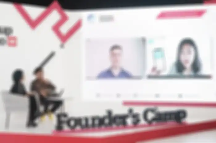 (kiri ke kanan) Moderator Zahra Damariva, Koordinator Program Startup Studio Indonesia Bapak Sonny Hendra Sudaryana, ST, M.MT, CEO dan Founder Ayoconnect, Jakob Rost, dan CEO dan Co-Founder Sribuu, Nadia Amalia