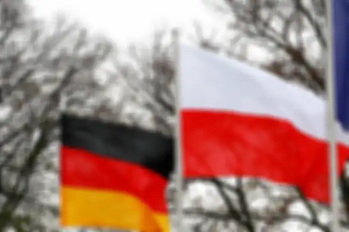 Ilustrasi bendera NATO, Jerman, dan Polandia 