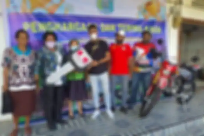 Ricky Kambuaya resmi gabung klub Persib Bandung, pernah dapat hadiah motor baru Kawasaki KLX 150 BF.