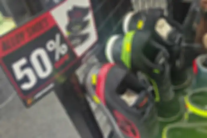 Riding gear Alpinestars lagi diskon 50 persen di DeRide