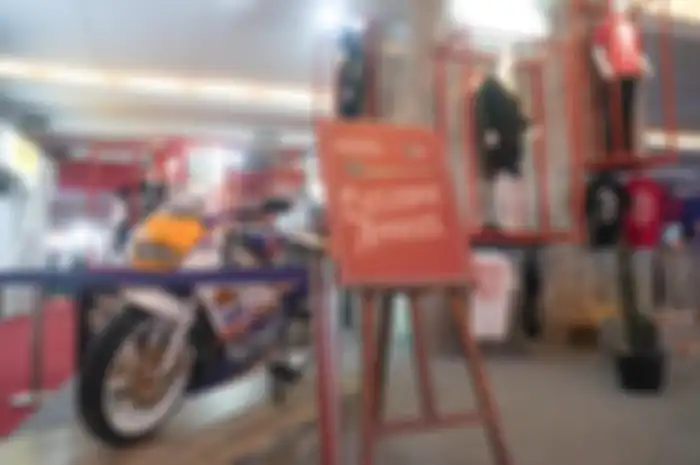Keren, apparel Von Dutch edisi MotoGP hadir Indonesia International Motor Show (IIMS) 2022, bikin bikers auto ganteng di tongkrongan.