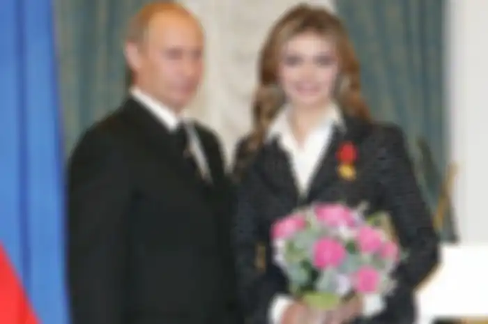 Vladimir Putin dan Alina Kabaeva yang merupakan istri mudanya