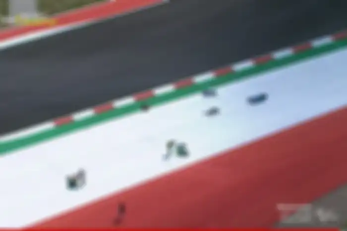 BREAKING NEWS, Moto2 Amerika 2022 5 pembalap Moto2 bertabrakan, ada juga pembalap tim Indonesia, Gabriel Rodrigo.