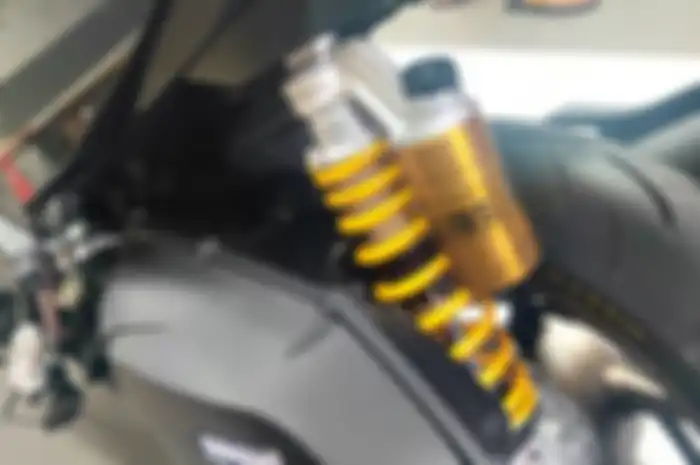 Honda Vario 160 pakai sokbreker Ohlins
