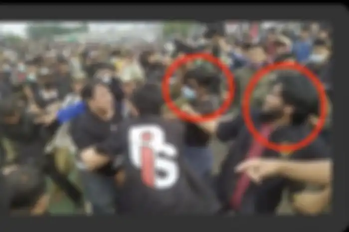 Pria asal Lampung ini tak terima wajahnya masuk di foto pengeroyok Ade Armando. Dia mengaku tak mengikuti demo mahasiswa 11 April. 