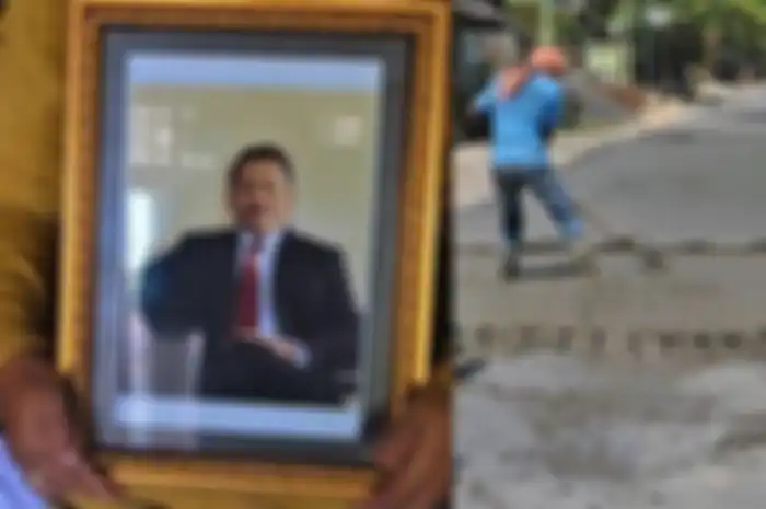Terungkap, sosok Joko Suranto crazy rich Grobogan, Jawa Tengah yang bangun jalan raya Rp 2,8 milyar pakai uang pribadi.