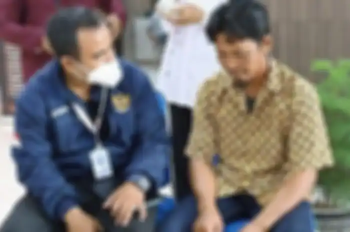 Korban begal motor di Lombok yang jadi tersangka, Amaq Sinta (kanan) akhirnya bisa bernapas lega. polisi resmi hentikan penyidikan.