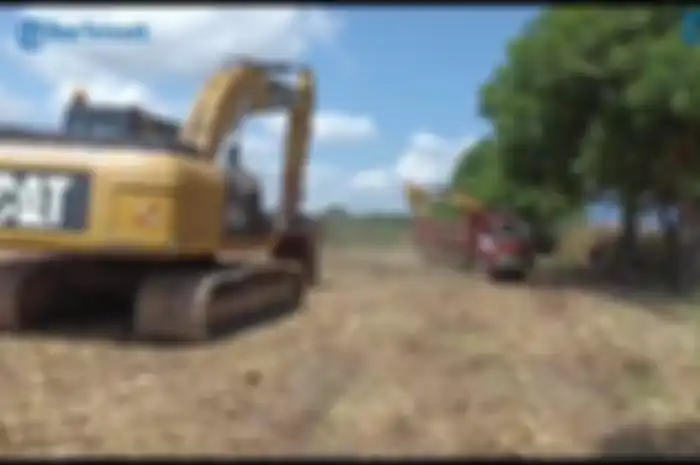 Sirkuit MXGP Indonesia 2022 di Samota, Sumbawa, Nusa Tenggara Barat (NTB) mulai dibangun hari ini, (10/5/2022).