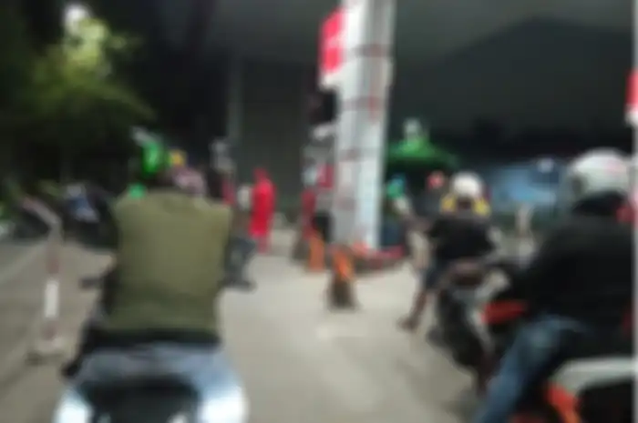 Mulai sekarang isi bensin Pertalite di SPBU pelat nomor motor dicatat.