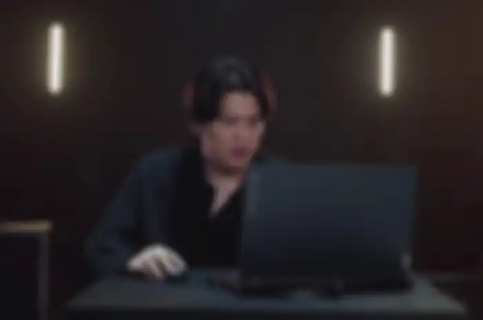 Jonathan Liandi saat menggunakan Lenovo Legion 5i Pro.