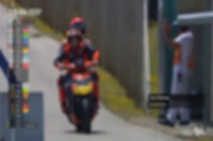 Momen Marc Marquez dan Dani Pedrosa boncengan di MotoGP Spanyol 2022, sampai dijadikan meme mudik!